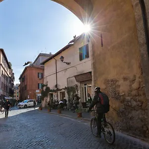  Holiday home Enchanting Loft In Trastevere